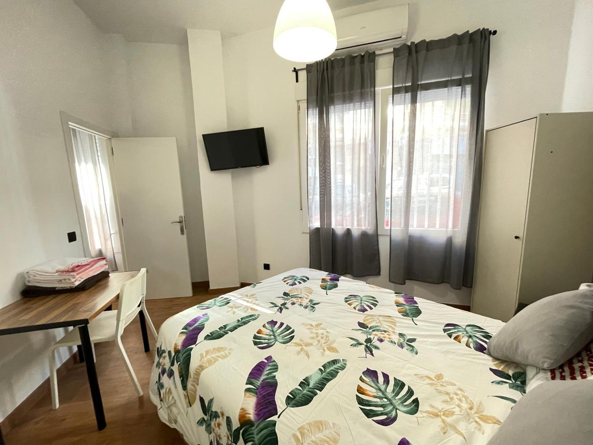 Homestay Lopez Pando Madryt Zewnętrze zdjęcie